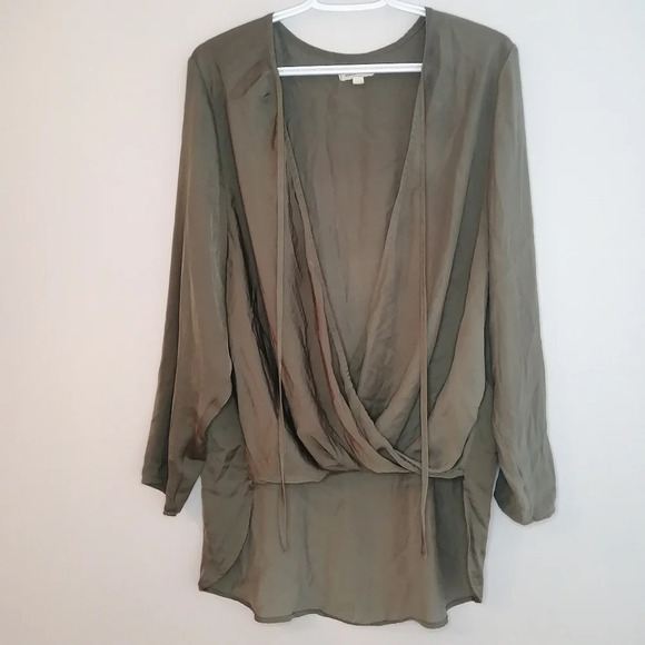 Urban Outfitters Silence and Noise Satin Two Tone Green Plunging Draped Blouse M - Picture 4 of 16